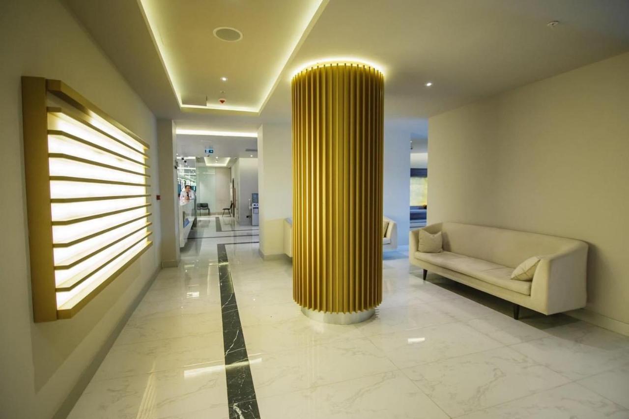 Batumi Aparthotel Orbi Twin Skyscraper Esterno foto